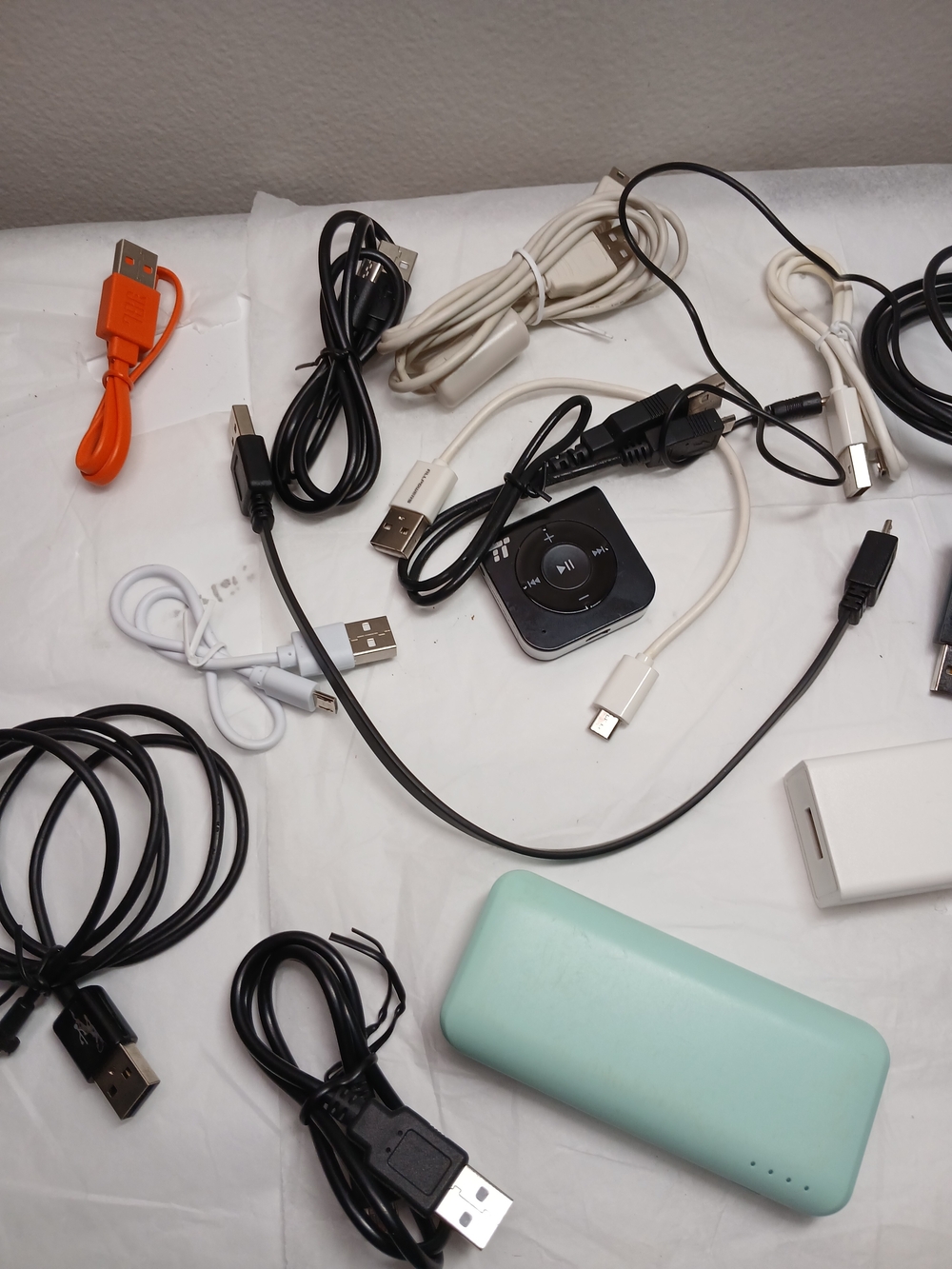Portable Power Bank and Assorted USB Cables - Older Models AS IS Untested